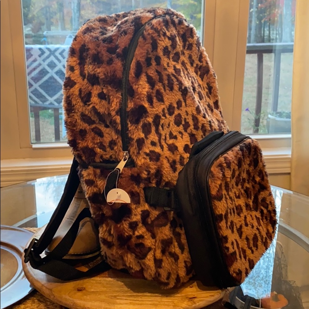 BACKPACK! - Picture 2 of 4